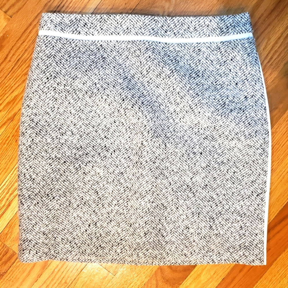 WHBM Size 4 Pencil Skirt